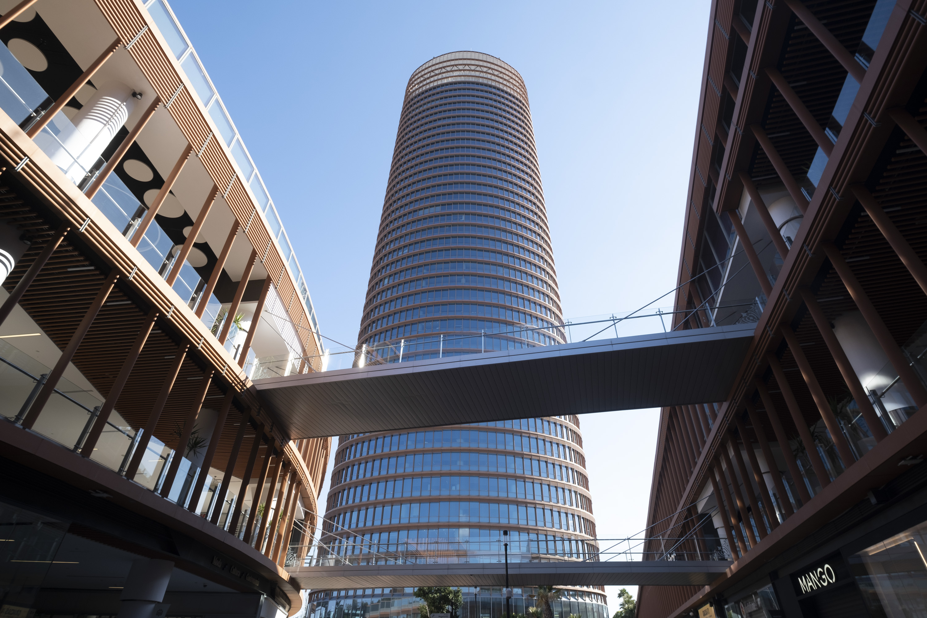 El Centro Comercial TORRE SEVILLA despliega medidas de seguridad e higiene para su reapertura el 25 de mayo