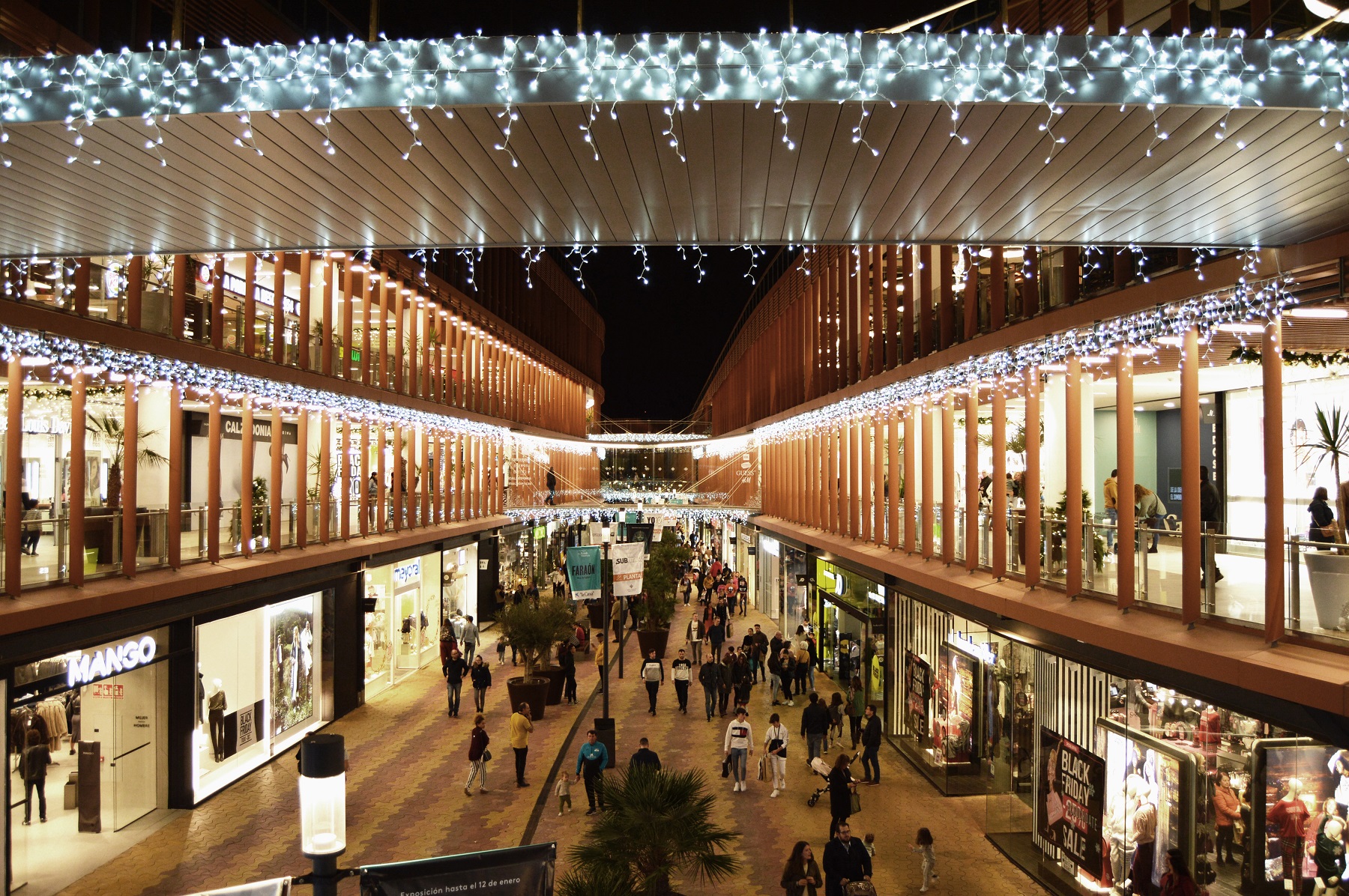La Navidad llega al Centro Comercial Torre Sevilla con actividades gratuitas y un mercado navideño