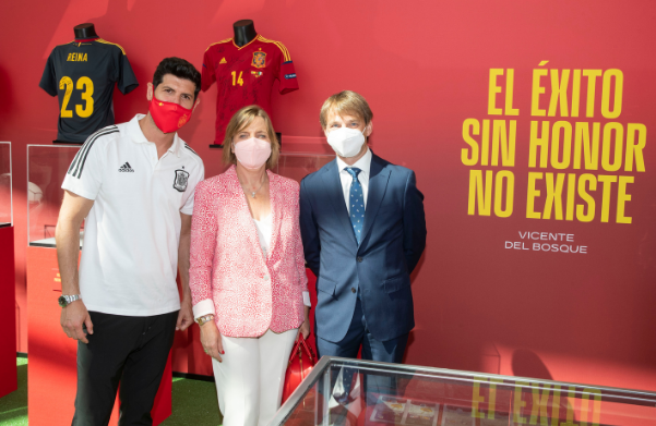 CaixaBank lleva a Torre Sevilla el espíritu de la Eurocopa