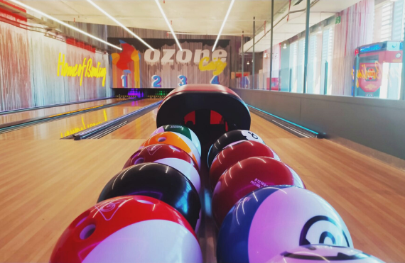 Abre en Centro de Ocio Familiar OZONE Bowling