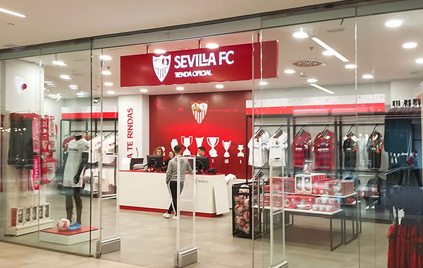 El Sevilla FC inaugura en TORRE SEVILLA su cuarta tienda oficial