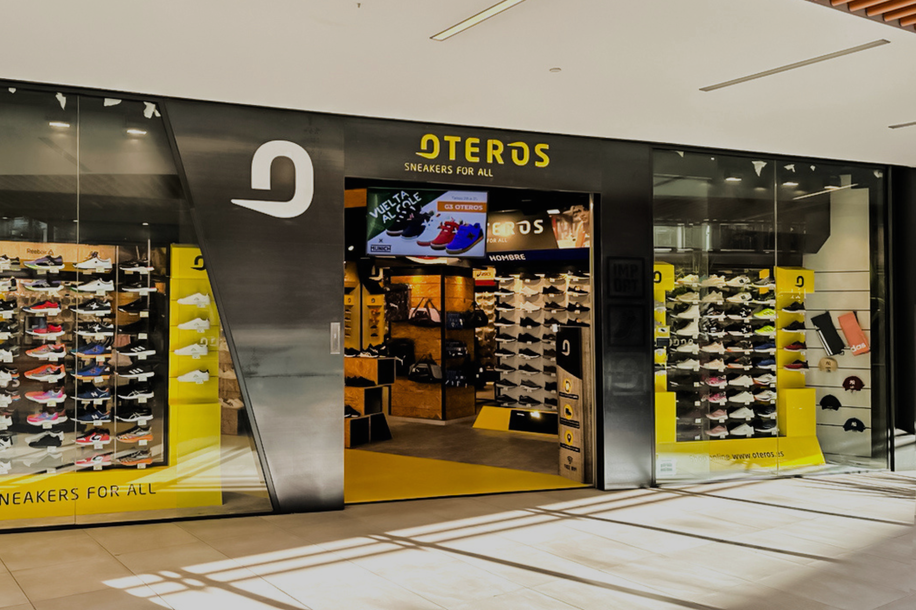 Oteros ‘Sneakers For All’