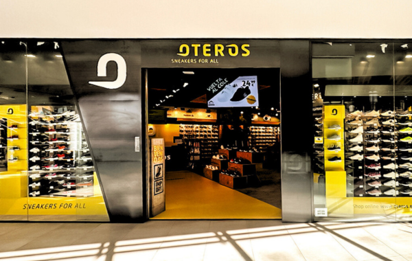 OTEROS abre su nueva tienda en Torre Sevilla con un descuento promocional de apertura